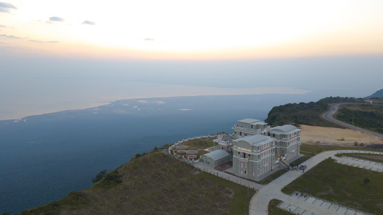 Le Bokor Palace Kampot Dış mekan fotoğraf